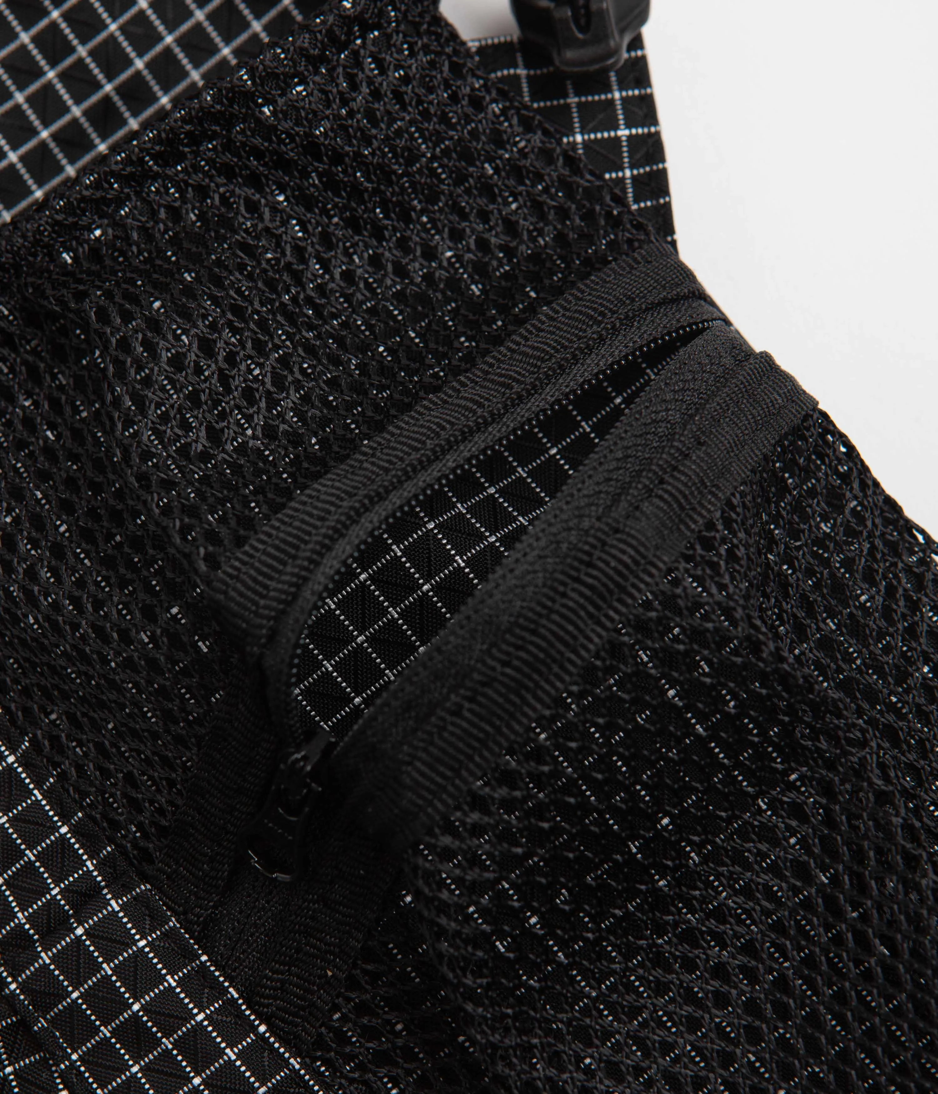 Cayl Seorak 5 Grid Mesh Bag - Black